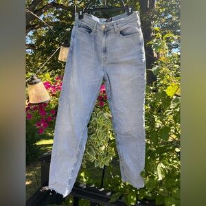 BDG Light Wash High Rise Girlfriend Leg Jeans